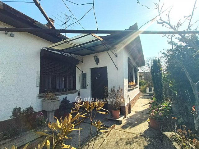 Eladó családi ház, Budapesten, IV. kerületben 74.9 M Ft