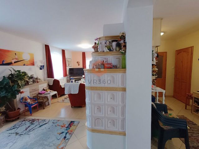 Eladó családi ház, Pécsett 99.7 M Ft, 4 szobás