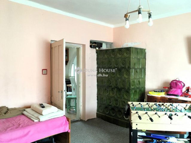 Eladó családi ház, Bakonynánán 75 M Ft, 2 szobás