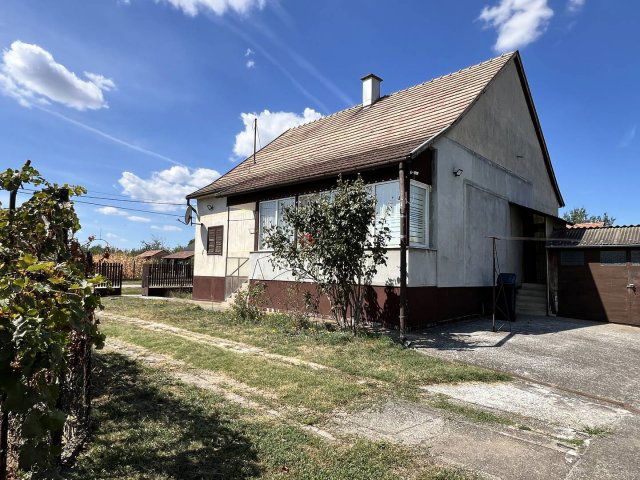 Eladó családi ház, Mátyásdombon 39.9 M Ft, 2 szobás