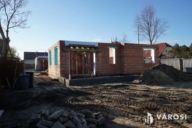 Eladó családi ház, Budapesten, XVIII. kerületben 145.9 M Ft