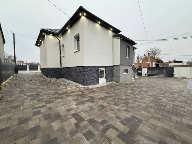 Eladó családi ház, Tokodaltárón 89.9 M Ft, 6 szobás