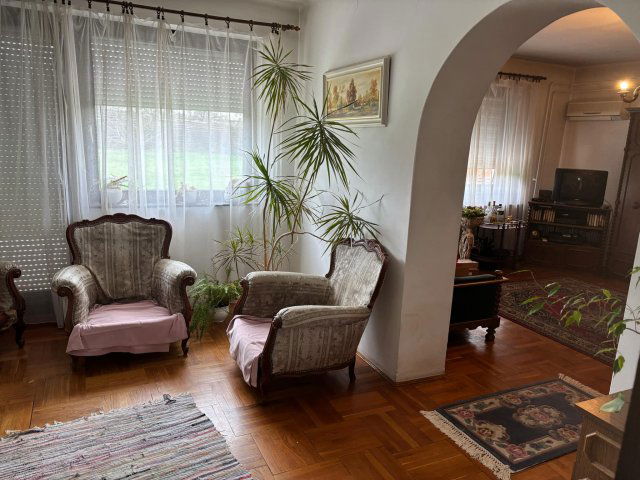 Eladó családi ház, Szolnokon 63.9 M Ft, 4 szobás