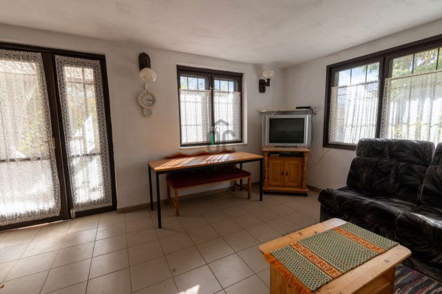 Eladó családi ház, Székesfehérvárott 19.9 M Ft, 1 szobás