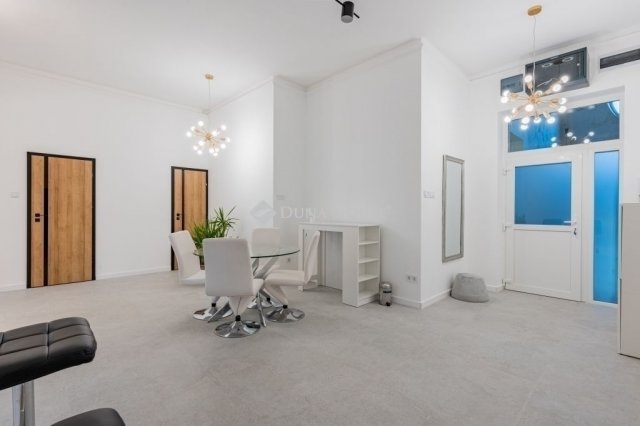 Eladó téglalakás, Budapesten, VI. kerületben 145 M Ft, 3 szobás