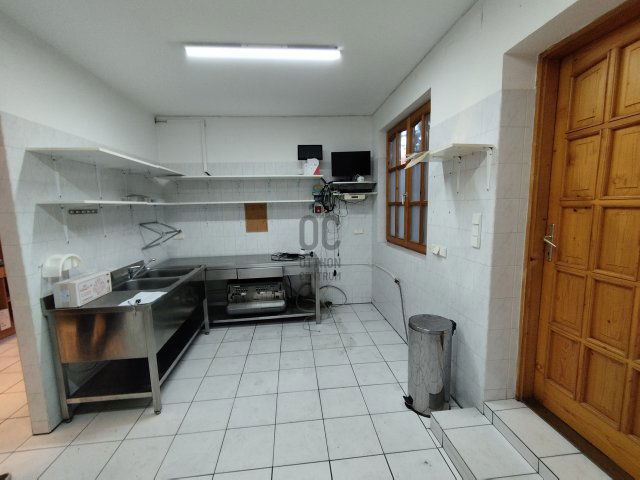 Kiadó üzlethelyiség, Siófokon 234 E Ft / hó