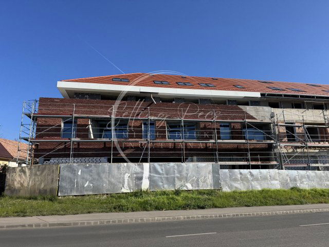 Eladó téglalakás, Pécsett 90.38 M Ft, 3 szobás