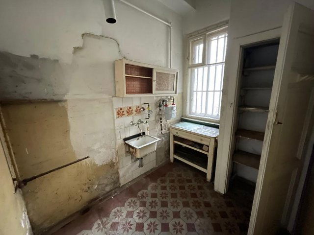 Eladó téglalakás, Budapesten, VII. kerületben, Dembinszky utcában