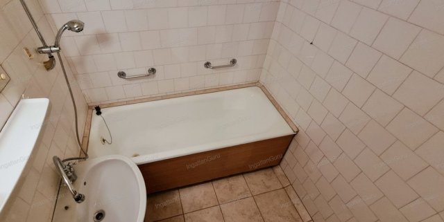 Eladó panellakás, Kecskeméten 39.5 M Ft, 2 szobás