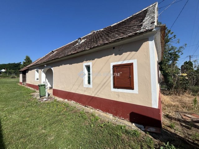 Eladó családi ház, Gércén 5.5 M Ft, 2 szobás