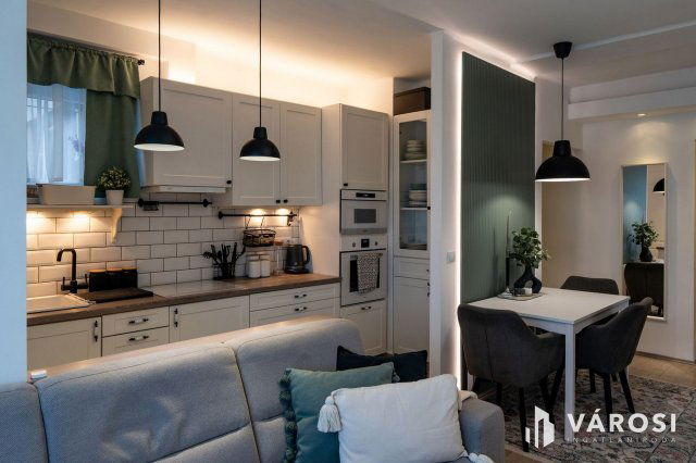 Eladó téglalakás, Debrecenben 95 M Ft, 3 szobás