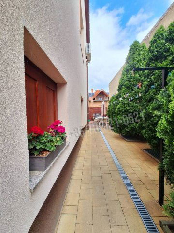 Eladó családi ház, Pécsett, Hajnal utcában 99.99 M Ft, 6 szobás