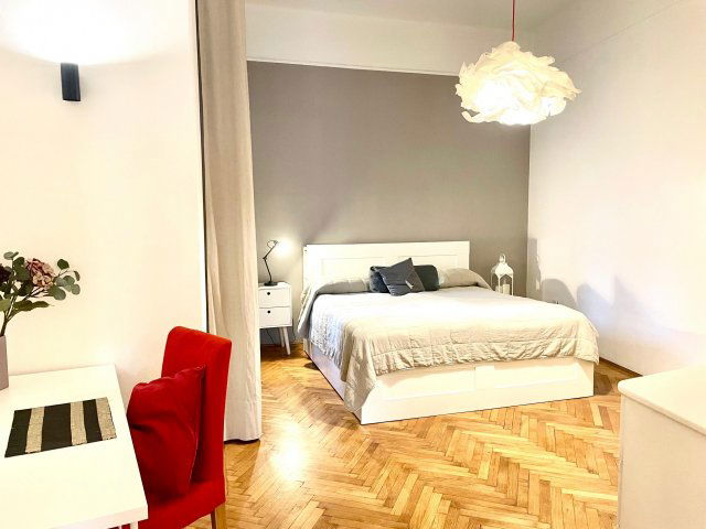 Kiadó téglalakás, albérlet, Budapesten, V. kerületben, 4 szobás