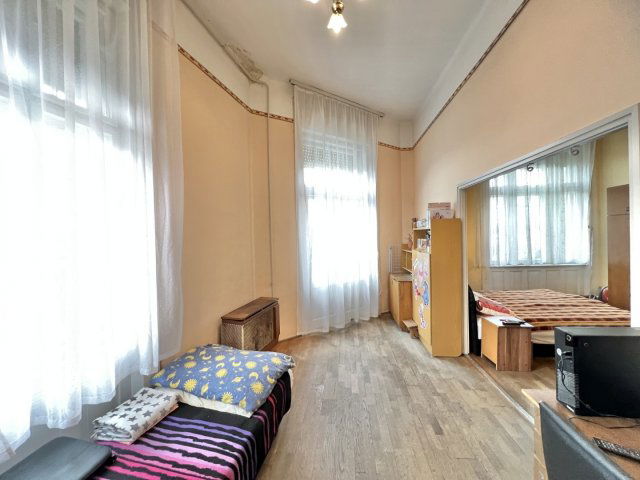 Eladó téglalakás, Kaposváron 39.9 M Ft, 3 szobás