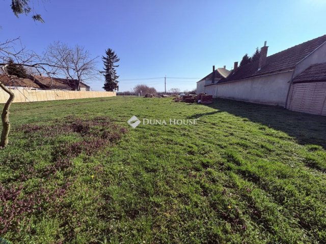 Eladó telek, Hahóton 6.5 M Ft / költözzbe.hu