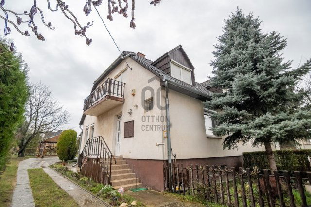 Eladó családi ház, Tolnán 79.99 M Ft, 5 szobás