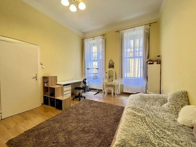 Eladó téglalakás, Budapesten, VI. kerületben 94.9 M Ft, 2 szobás