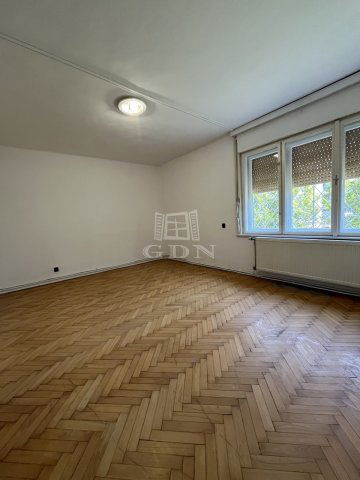 Eladó téglalakás, Veszprémben 62.9 M Ft, 2 szobás