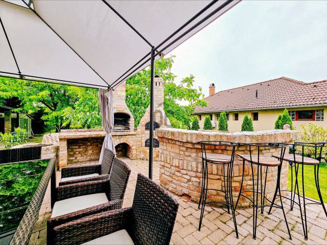 Eladó családi ház, Balatonszabadiban 95 M Ft, 4 szobás