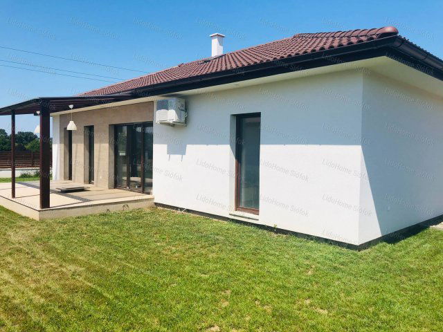 Eladó családi ház, Szántódon 125 M Ft / költözzbe.hu