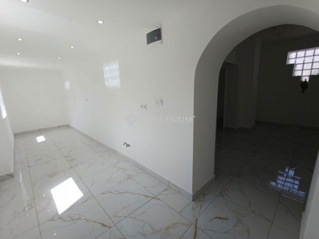 Eladó családi ház, Újszászon 26.9 M Ft, 4 szobás