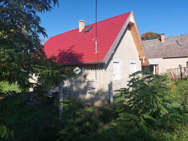 Eladó családi ház, Acsában 23.9 M Ft, 3 szobás