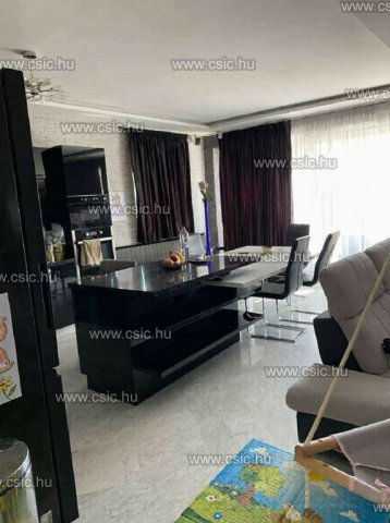 Eladó családi ház, Budapesten, III. kerületben 375 M Ft