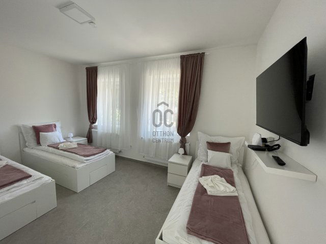 Eladó családi ház, Debrecenben 125 M Ft, 8 szobás