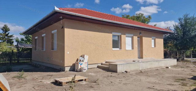 Eladó családi ház, Cegléden 85 M Ft, 5 szobás