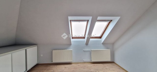 Eladó téglalakás, Nyíregyházán 63.9 M Ft, 4 szobás