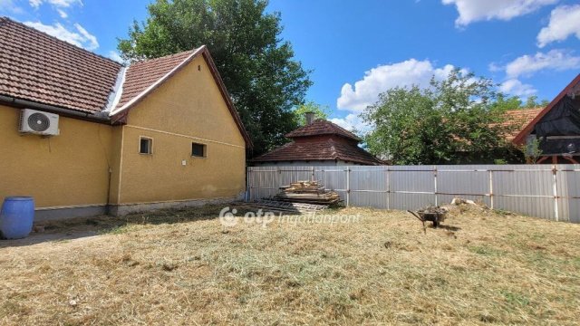 Eladó családi ház, Jászberényben 37.9 M Ft, 1+1 szobás