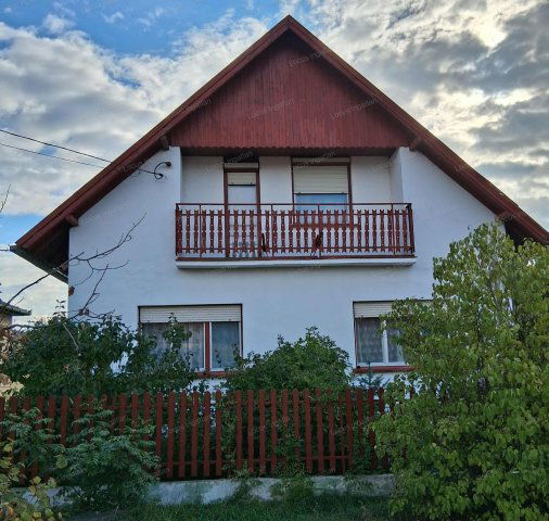 Eladó családi ház, Törökszentmiklóson 32 M Ft, 4 szobás
