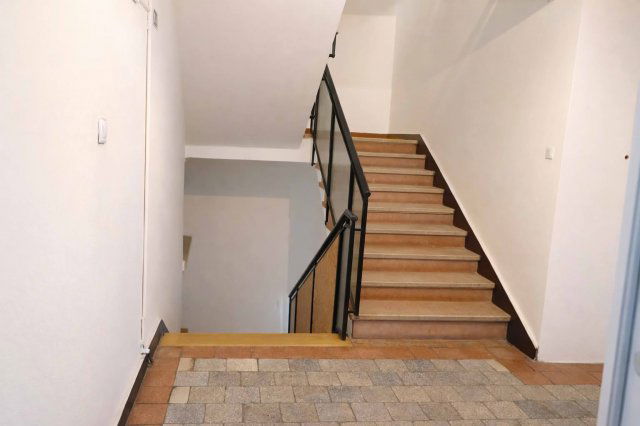 Eladó téglalakás, Ajkán 56.9 M Ft, 2+2 szobás