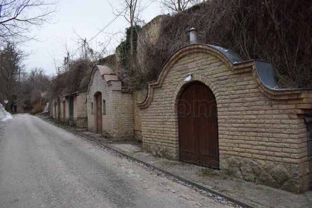 Eladó mezogazdasagi ingatlan, Nyúlon 14.9 M Ft