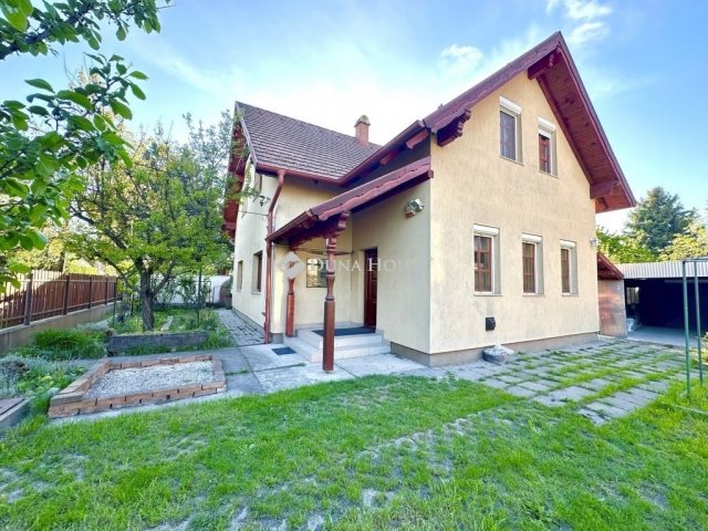 Eladó családi ház, Budapesten, III. kerületben 182.9 M Ft