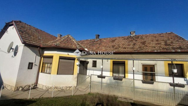 Eladó családi ház, Dombóváron 20.99 M Ft, 3 szobás