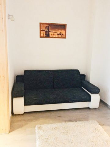 Kiadó téglalakás, albérlet, Pomázon 200 E Ft / hó, 2 szobás
