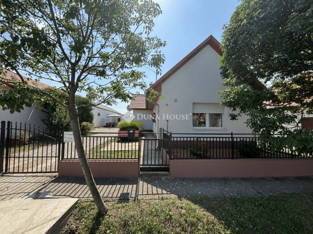 Eladó családi ház, Balatonlelleén 135 M Ft, 5 szobás