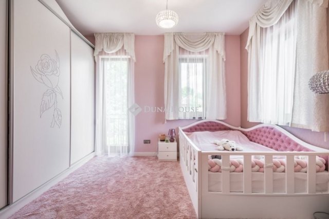 Eladó családi ház, Fóton 350 M Ft, 6 szobás