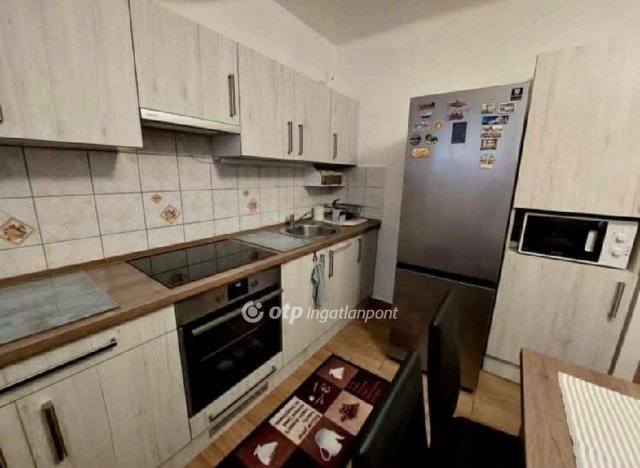 Eladó panellakás, Mohácson 42 M Ft, 2+1 szobás