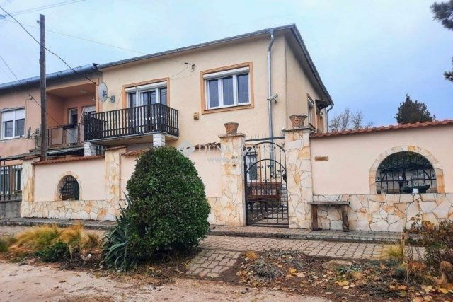 Eladó ikerház, Budapesten, XXII. kerületben 90 M Ft, 5 szobás