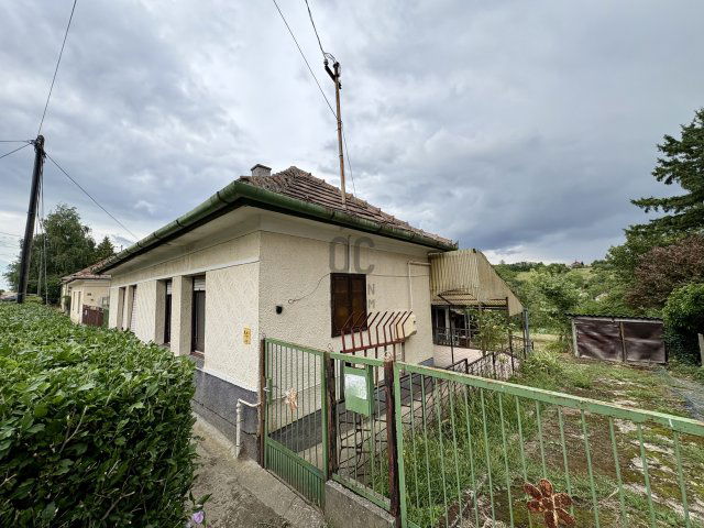 Eladó családi ház, Tabon 26.9 M Ft, 3 szobás