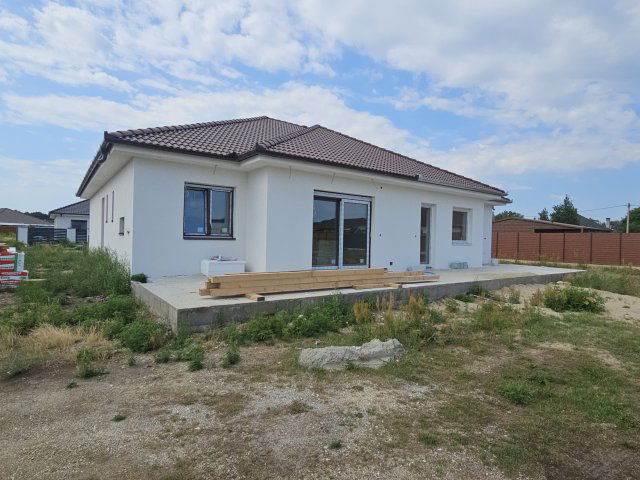 Eladó ikerház, Bocskaikerten 51 M Ft, 3+1 szobás
