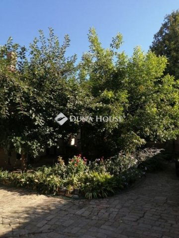 Eladó családi ház, Kecskeméten 149 M Ft, 7 szobás