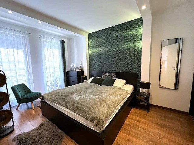 Eladó téglalakás, Budapesten, VI. kerületben 83.99 M Ft