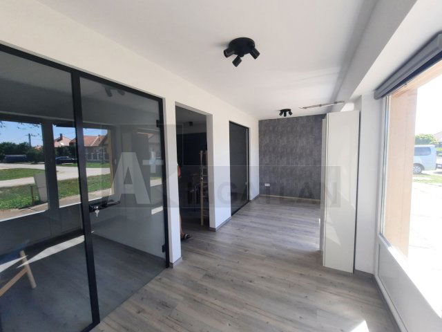 Kiadó iroda, Deszken 200 E Ft / hó, 3 szobás