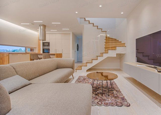 Eladó családi ház, Vámosszabadin 101.505 M Ft, 5 szobás