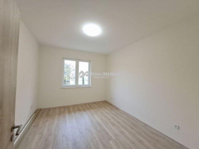 Eladó családi ház, Budapesten, XVI. kerületben 241 M Ft