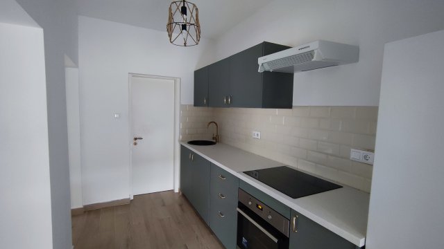 Eladó családi ház, Hévízen 100 M Ft, 6 szobás