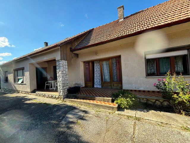 Eladó családi ház, Villányban 29.9 M Ft, 5 szobás